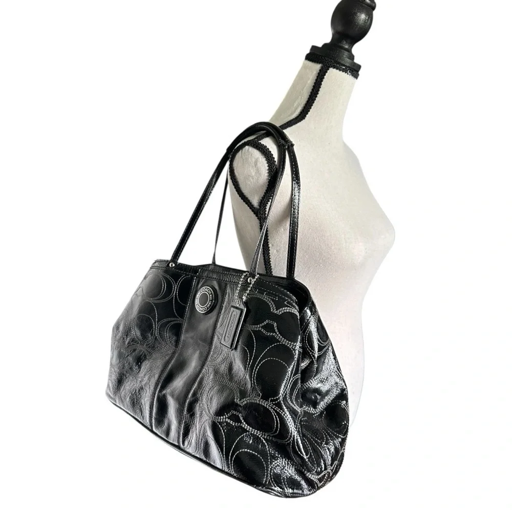 Coach Black Patent Leather Logo Kiss Lock Carryall Purse Bag Stitched C